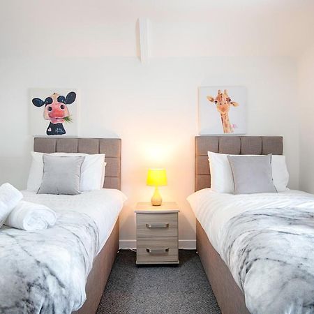 Parking, Smart Tv'S In All Rooms, Central Location سوانسي المظهر الخارجي الصورة