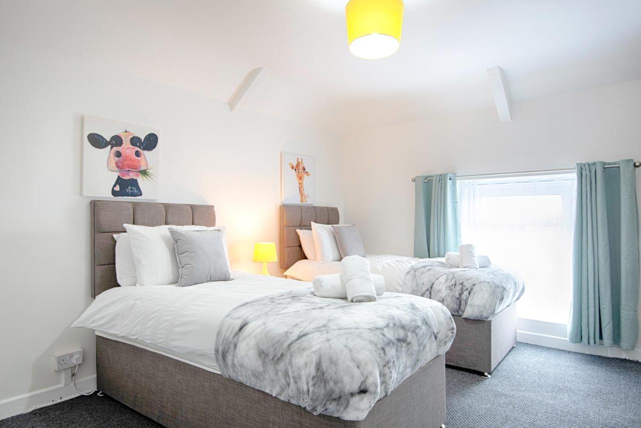 Parking, Smart Tv'S In All Rooms, Central Location سوانسي المظهر الخارجي الصورة