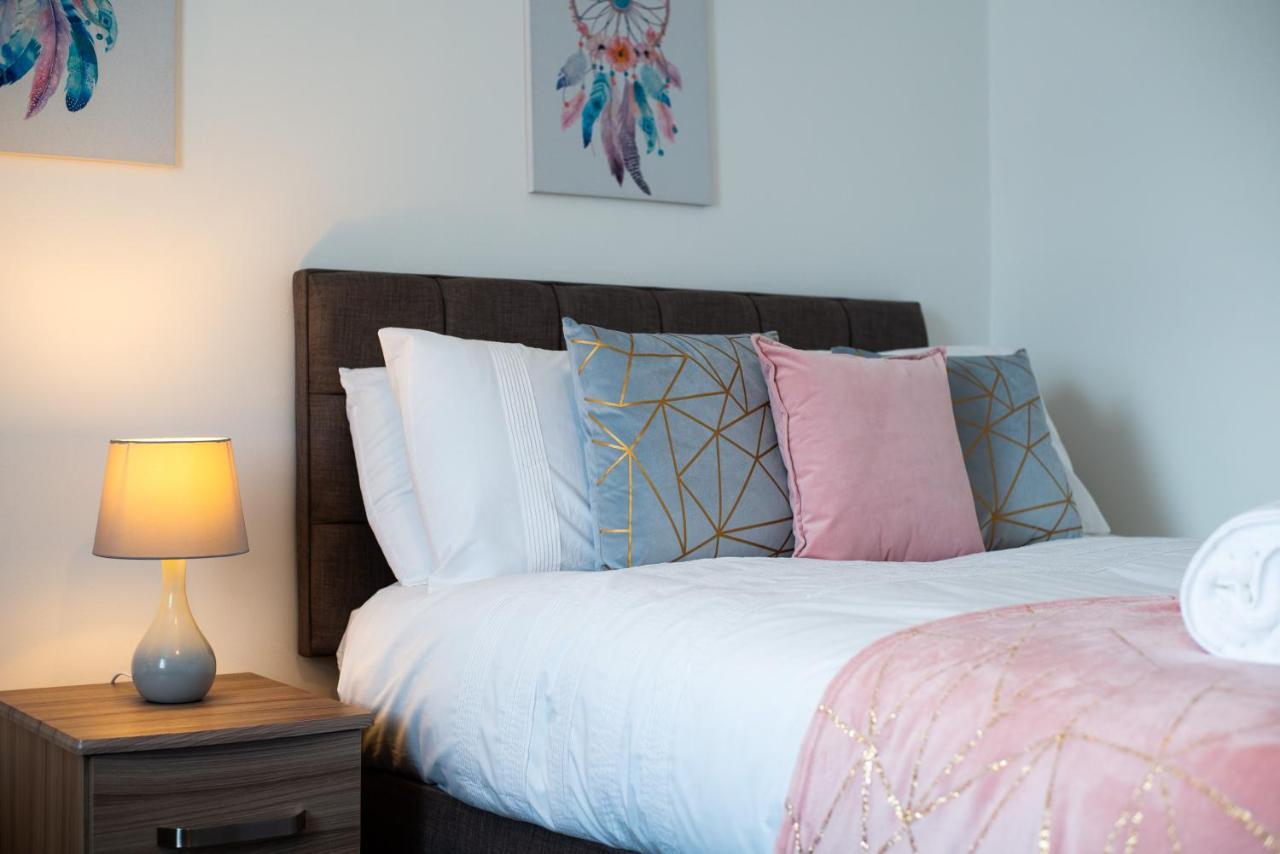 Parking, Smart Tv'S In All Rooms, Central Location سوانسي المظهر الخارجي الصورة